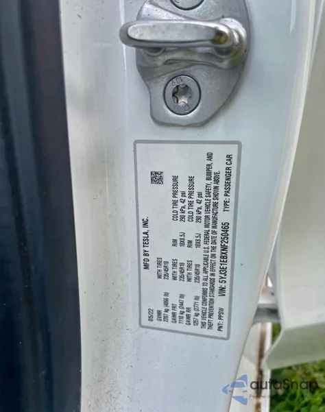 2022 Tesla Model 3 z USA, uszkodzony, nr VIN 5YJ3E1EBXNF250465